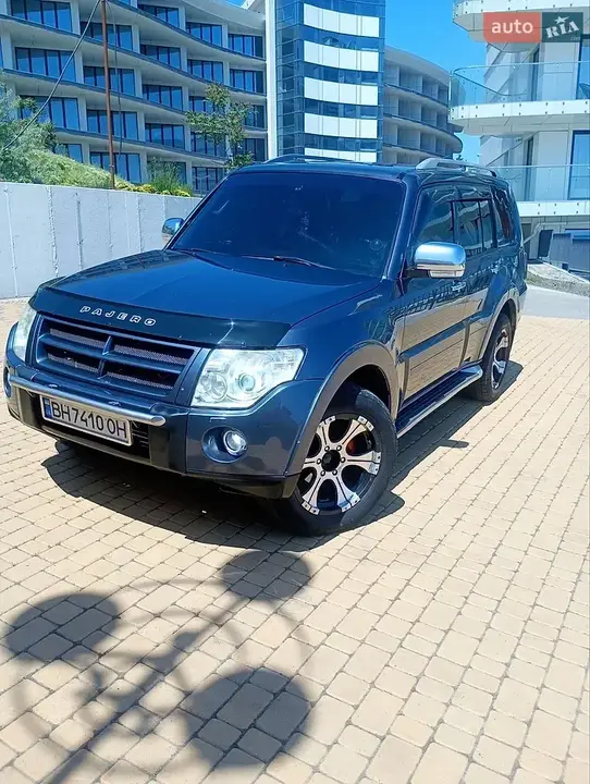 Mitsubishi Pajero 2008 photo 2