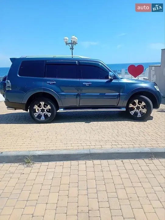 Mitsubishi Pajero 2008 photo 4