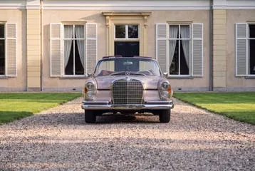 Mercedes-Benz S-Class 1963 photo 2