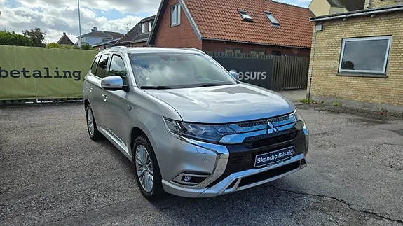 Mitsubishi Outlander 2020 photo 2