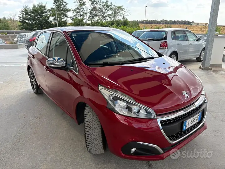Peugeot 208 2016 photo 2