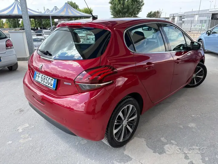 Peugeot 208 2016 photo 3