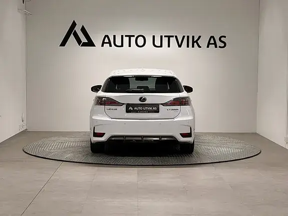 Lexus Ct200H 2015 photo 4