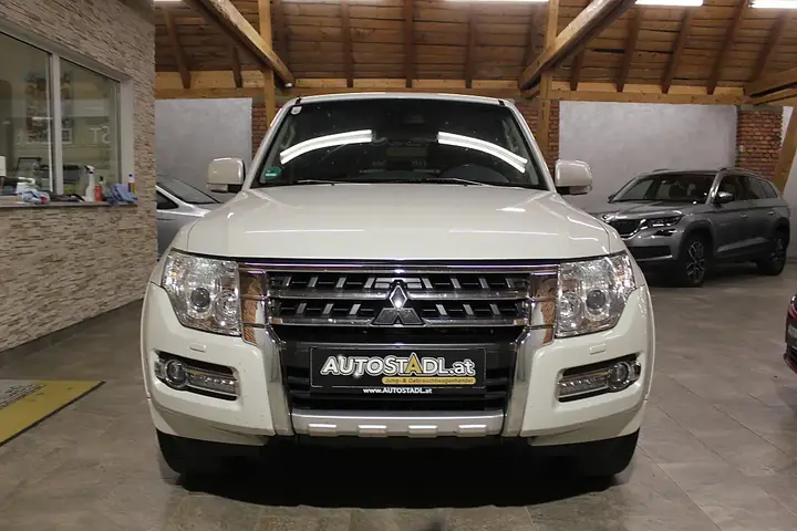 Mitsubishi Pajero 2016 photo 3