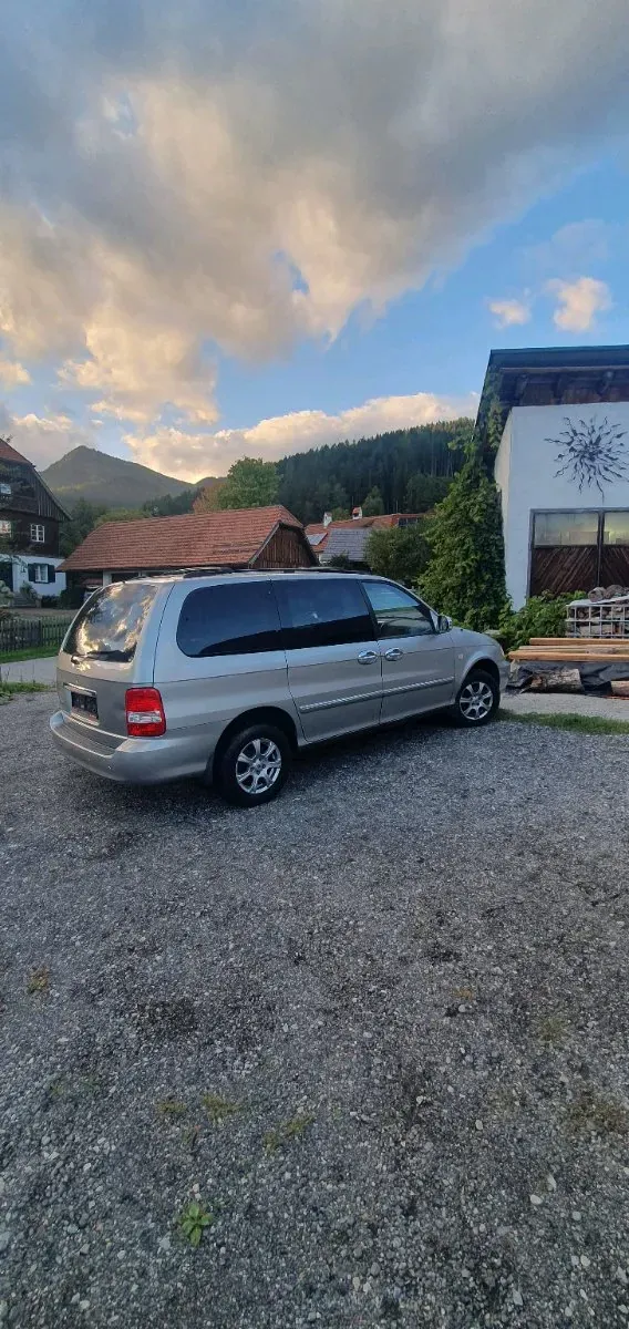 Kia Carnival 2006 photo 2