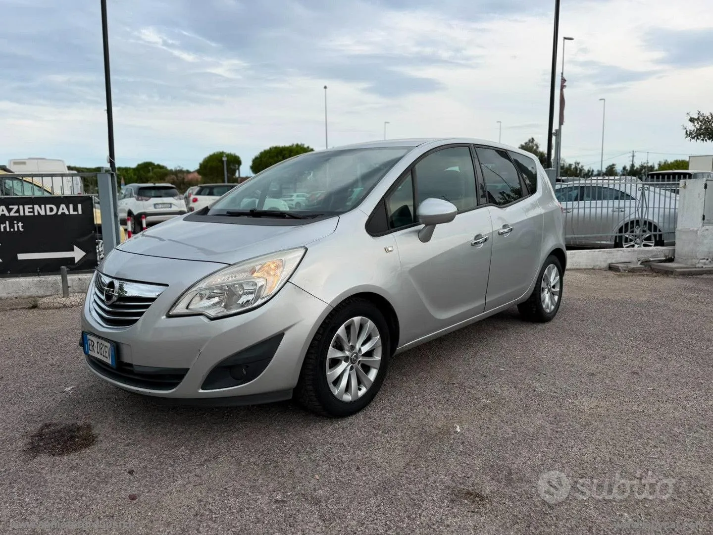 Opel Meriva 2013 photo 2