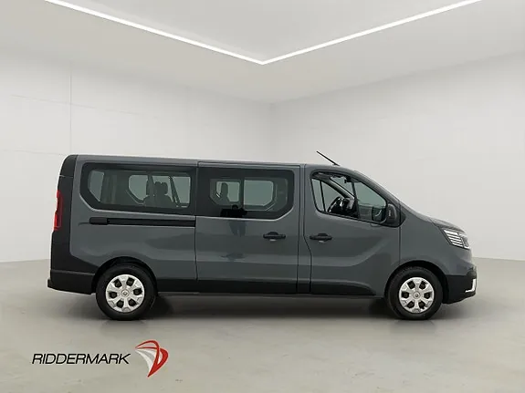 Renault Trafic 2022 photo 2