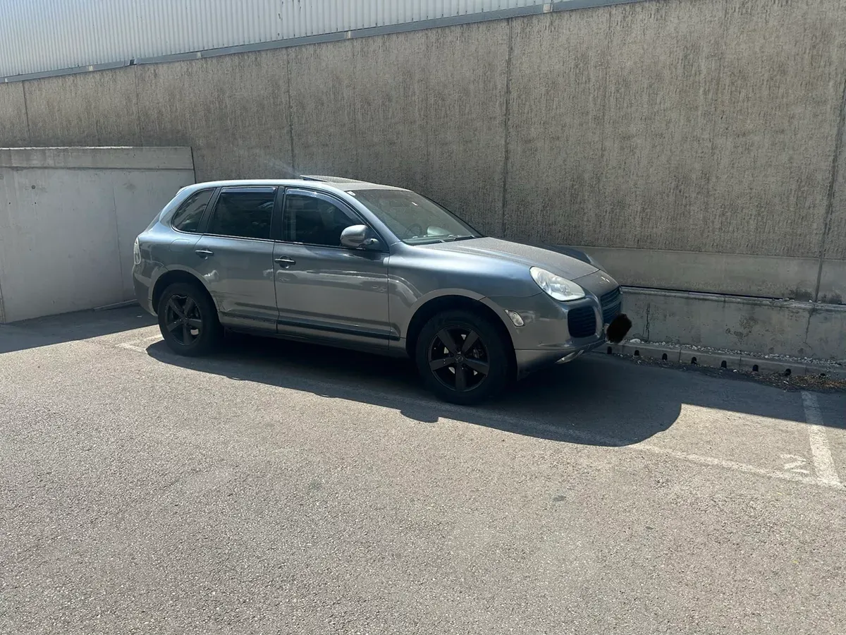 Porsche Cayenne 2005 photo 2