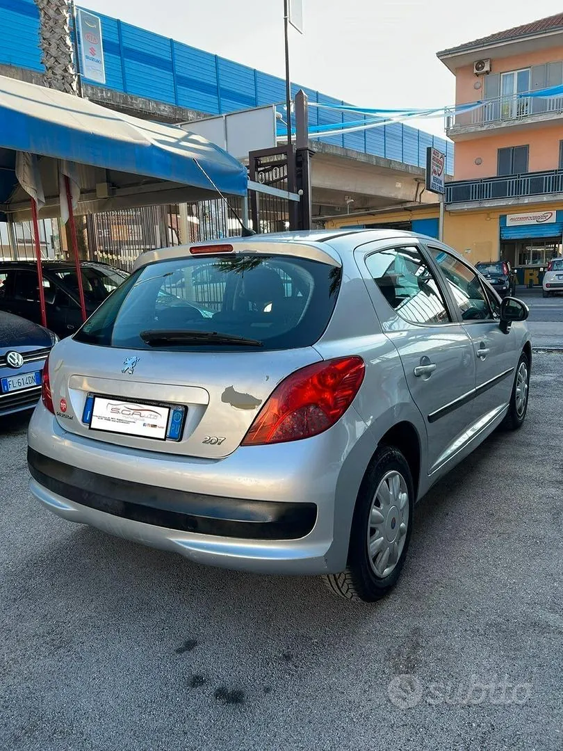 Peugeot 207 2007 photo 2