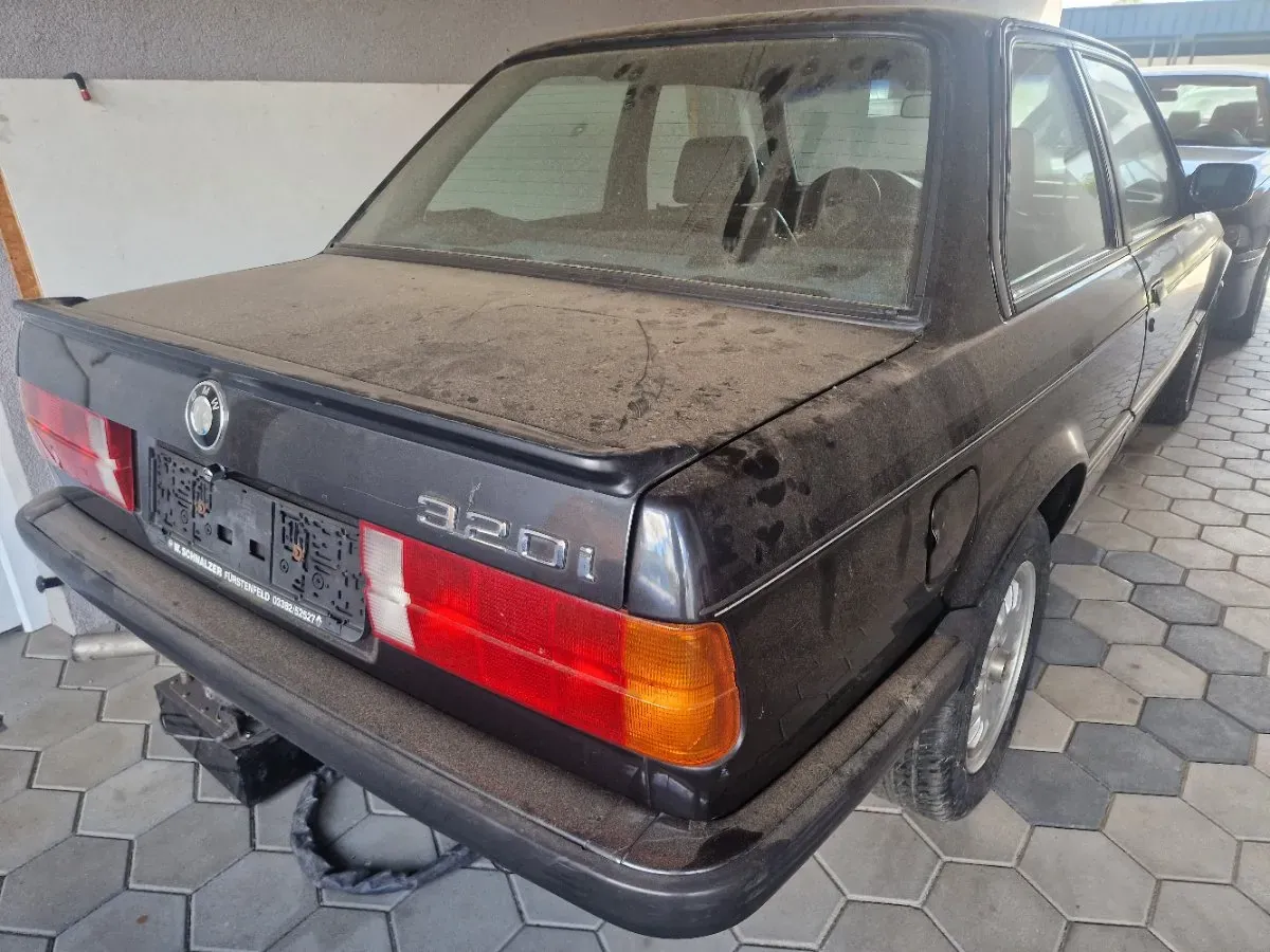 BMW 3 Series 1986 photo 2