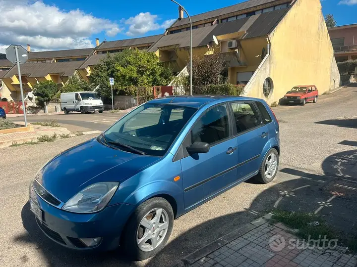 Ford Fiesta 2002 photo 2