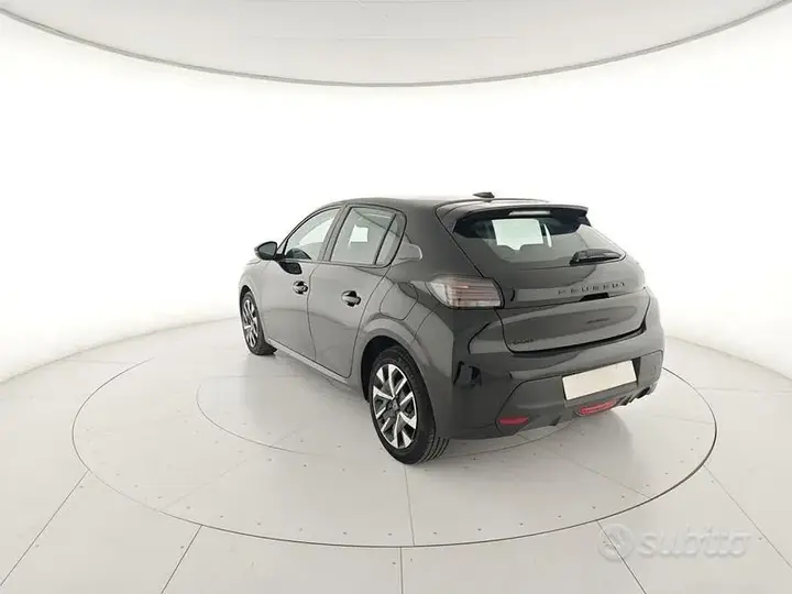 Peugeot 208 2024 photo 3