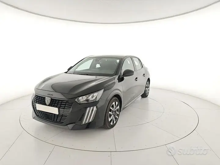 Peugeot 208 2024 photo 2