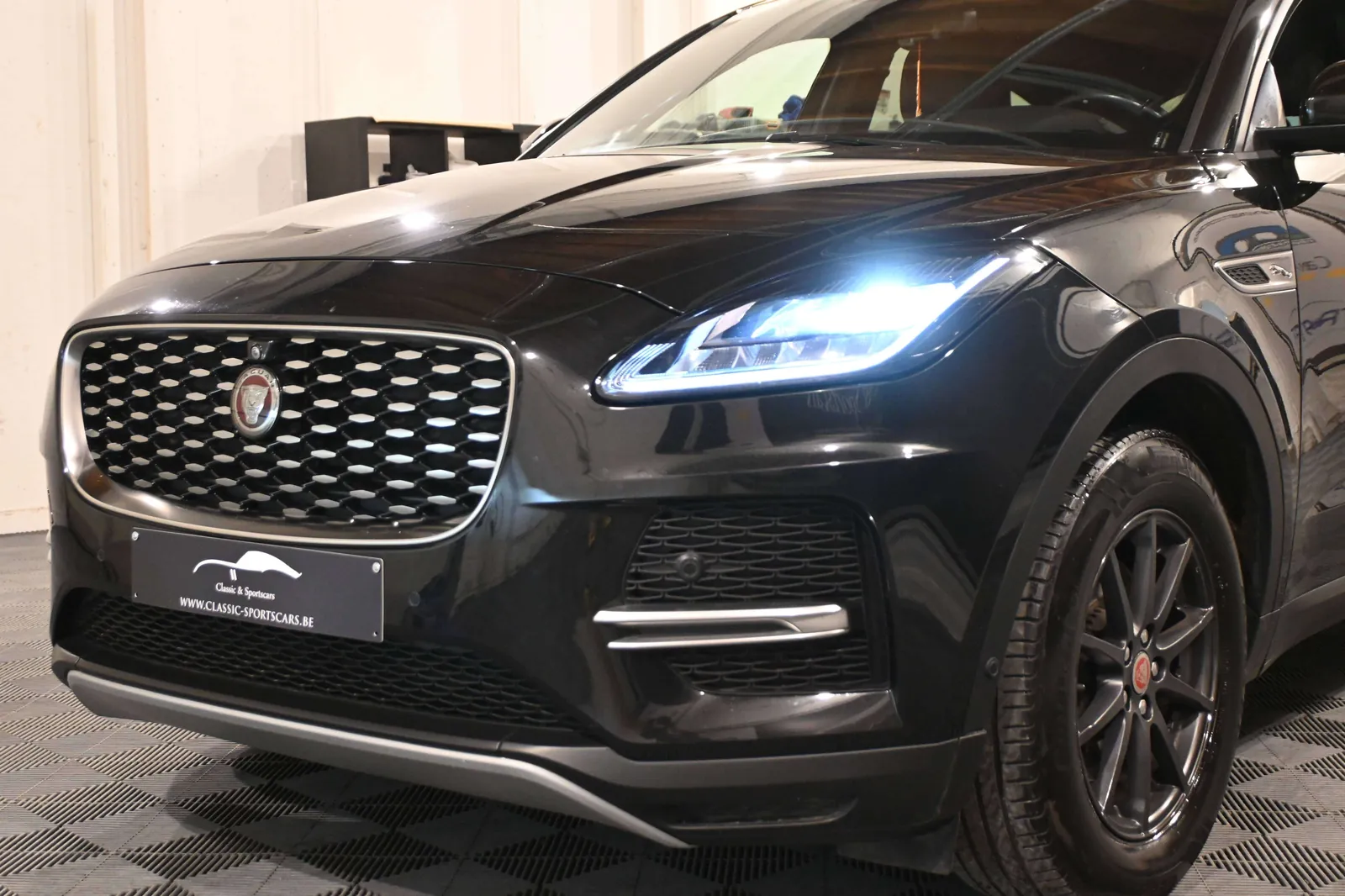 Jaguar E-Pace 2021 photo 4