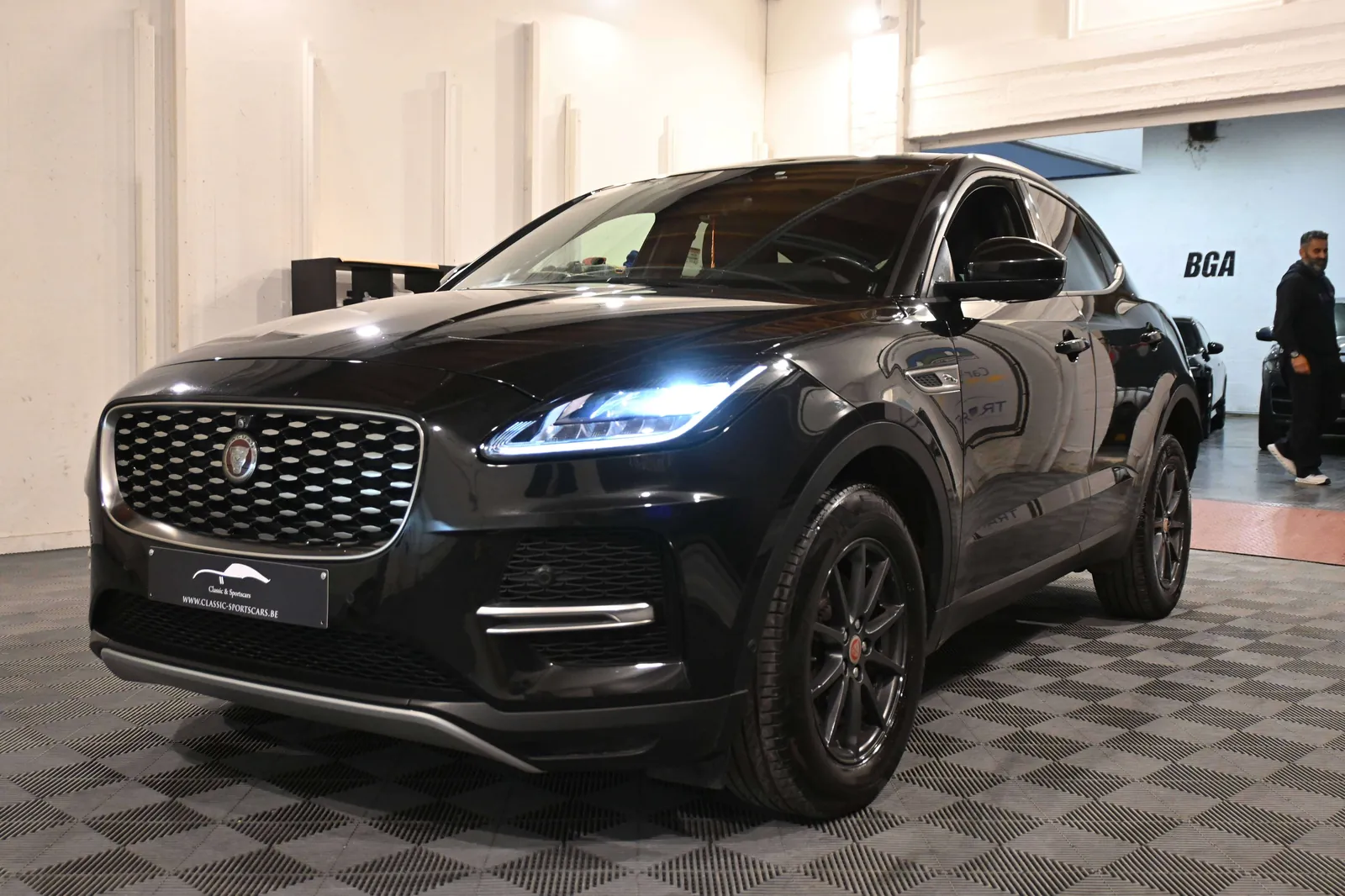 Jaguar E-Pace 2021 photo 3