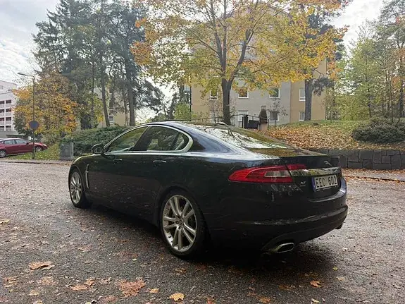 Jaguar Xf 2010 photo 3
