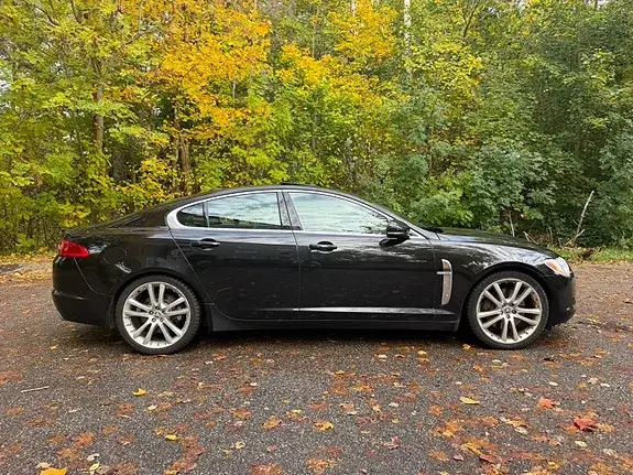 Jaguar Xf 2010 photo 4