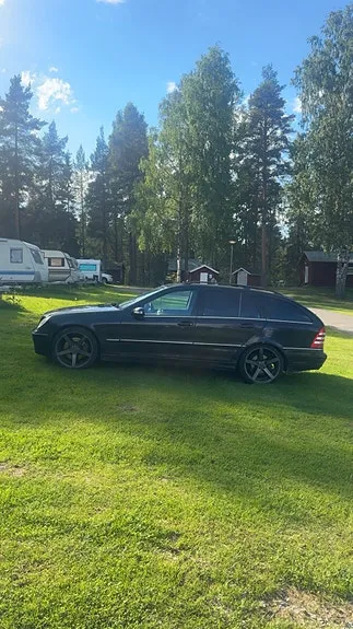 Mercedes-Benz C230
