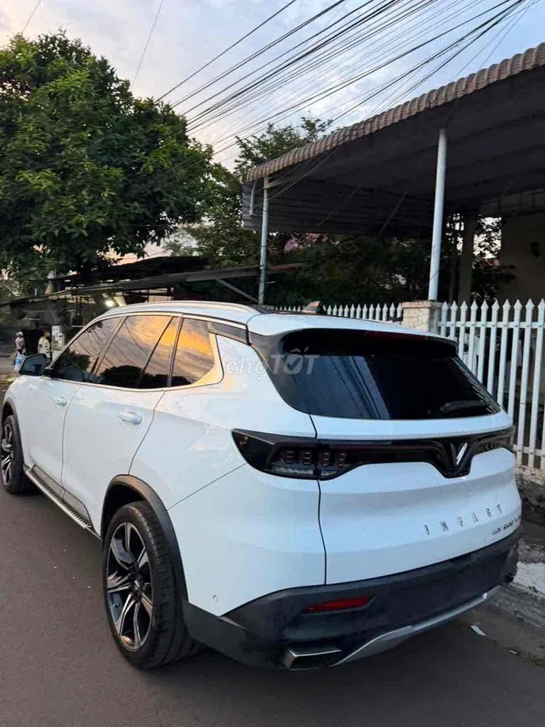 Vinfast Lux Sa2.0 2021 photo 2