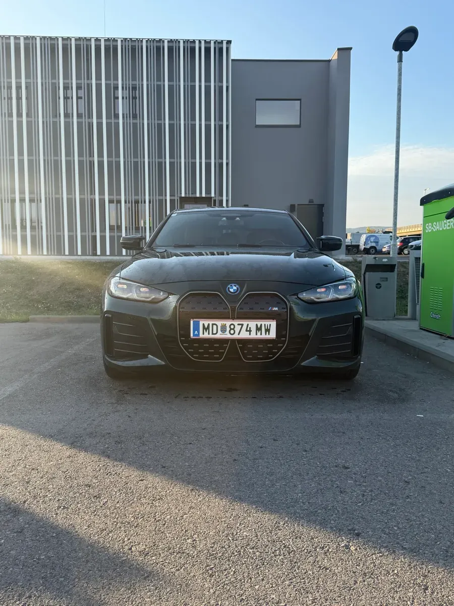 BMW I4 2023 photo 3