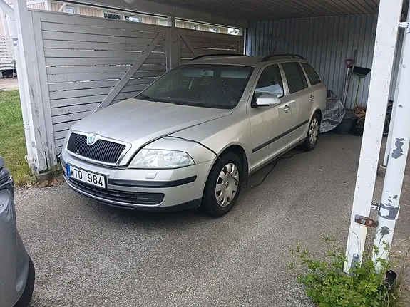 Skoda Octavia 2005 photo 2