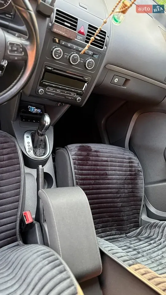 Volkswagen Touran 2014 photo 5