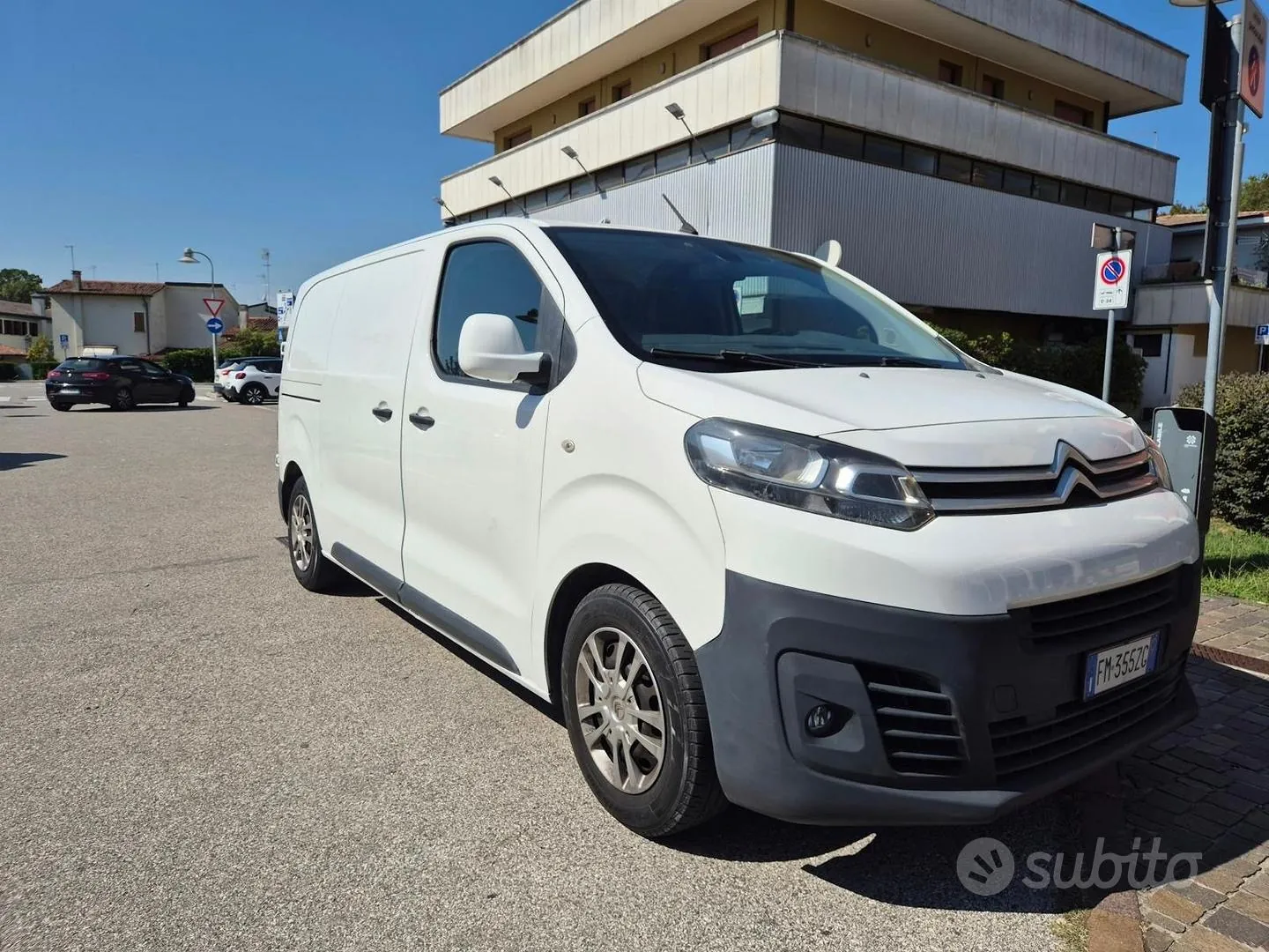 Citroen Jumpy 2017 photo 2