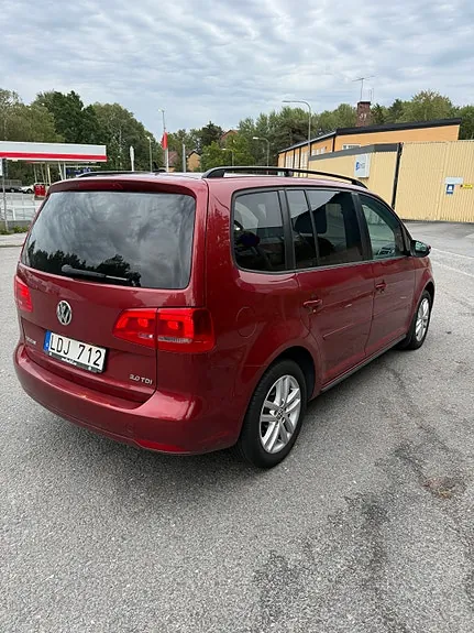 Volkswagen Touran 2011 photo 4