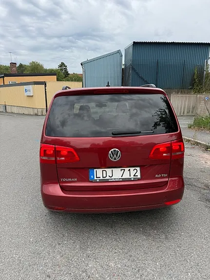 Volkswagen Touran 2011 photo 5