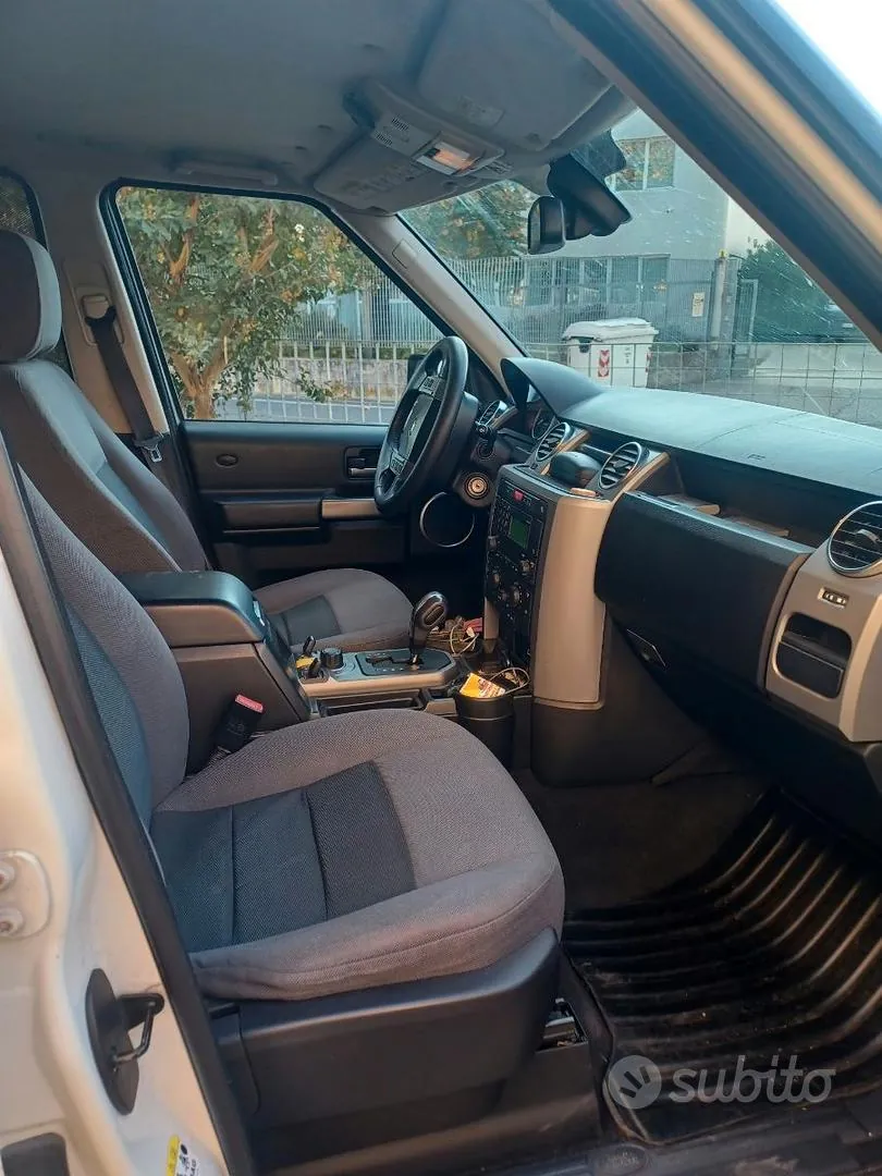 Land Rover Discovery 3 2008 photo 4