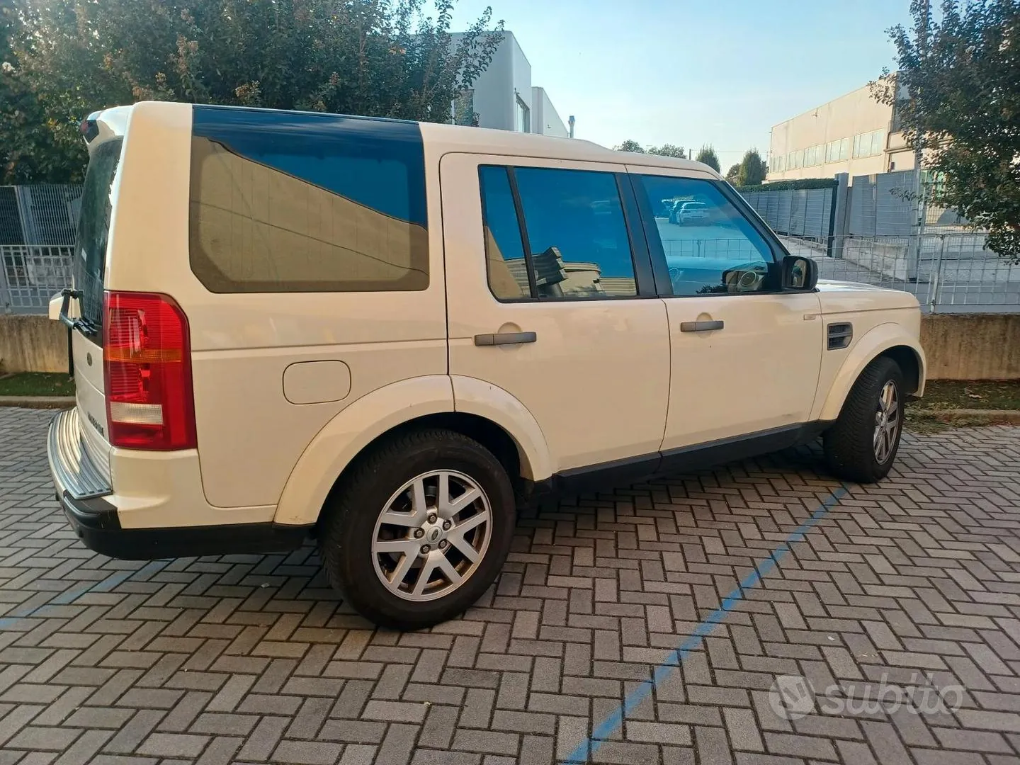 Land Rover Discovery 3 2008 photo 3