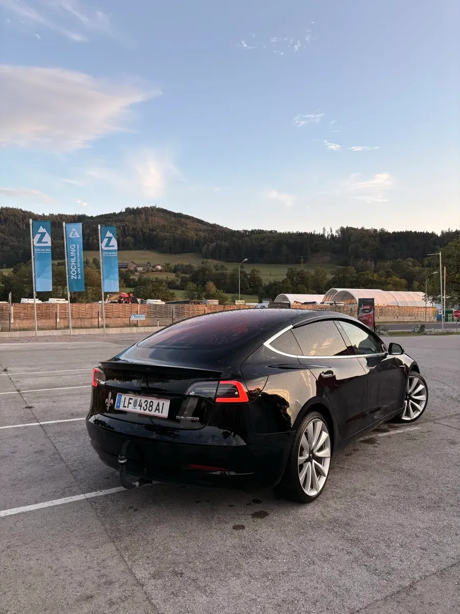 Tesla Model 3 2019 photo 2