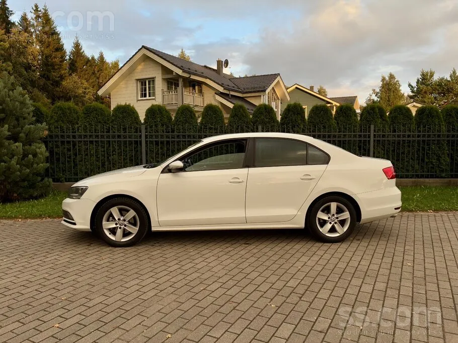 Volkswagen Jetta 2015 photo 2