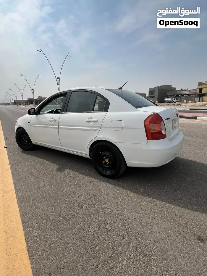 Hyundai Accent 2011 photo 4