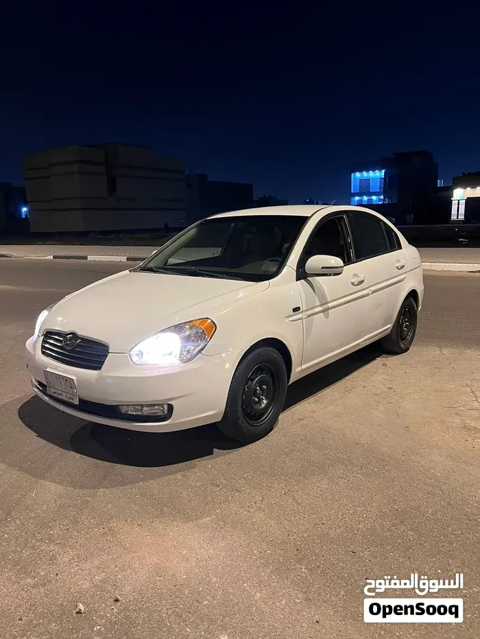 Hyundai Accent 2011 photo 2