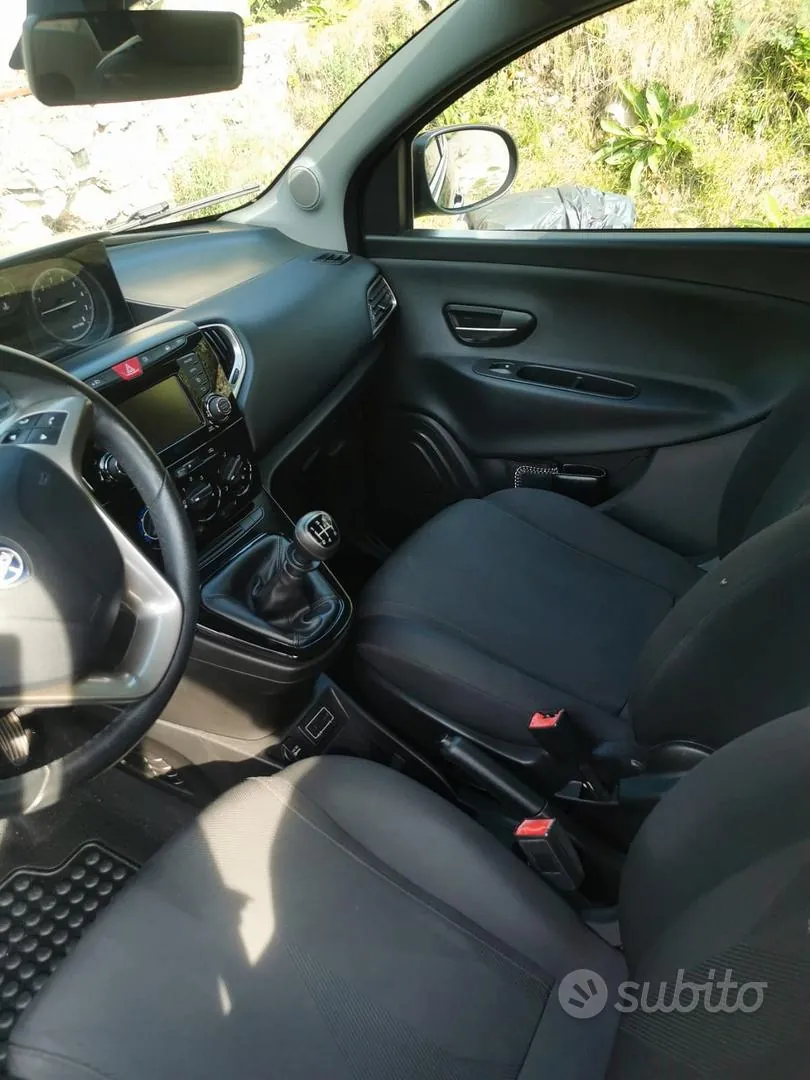 Lancia Ypsilon 2018 photo 5