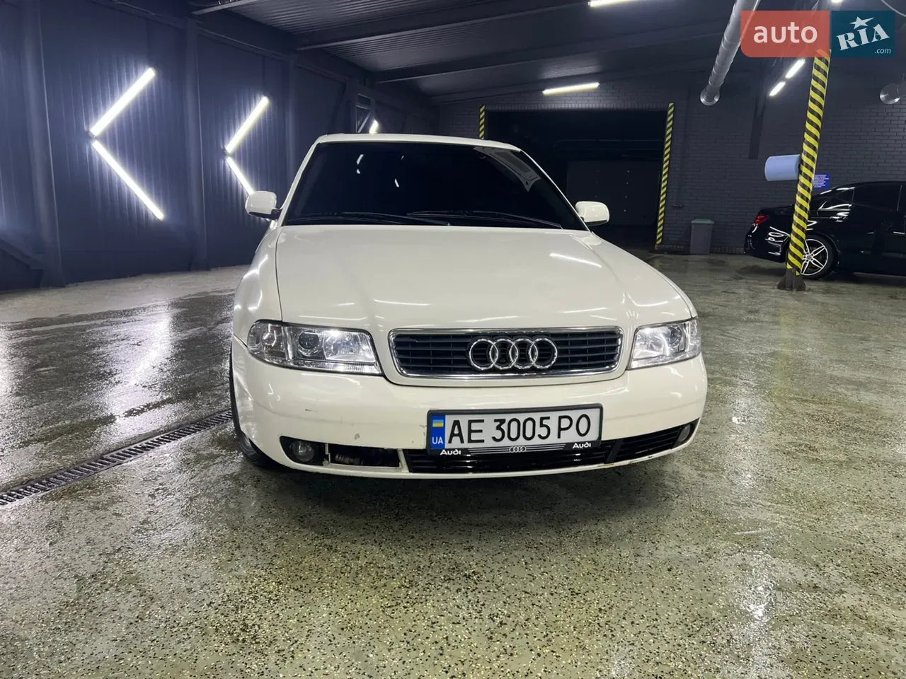 Audi A4 1999 photo 4
