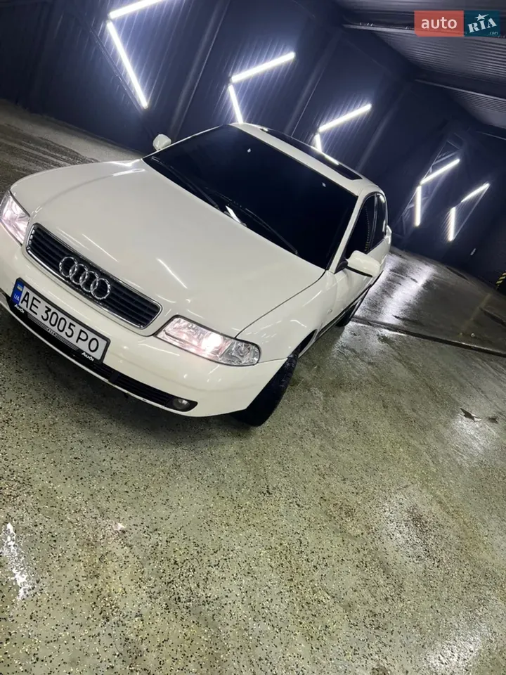 Audi A4 1999 photo 2