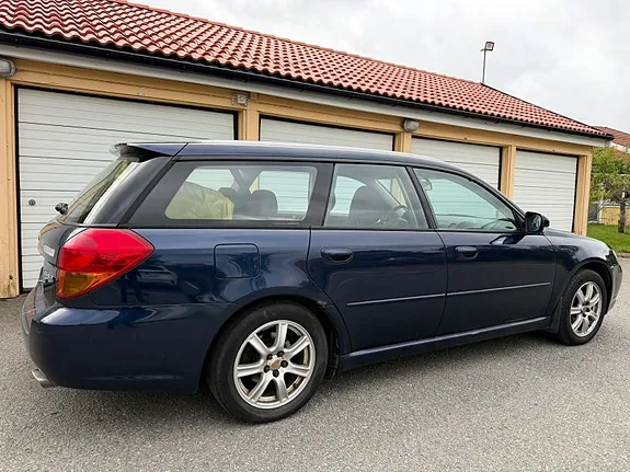 Subaru Legacy 2005 photo 4