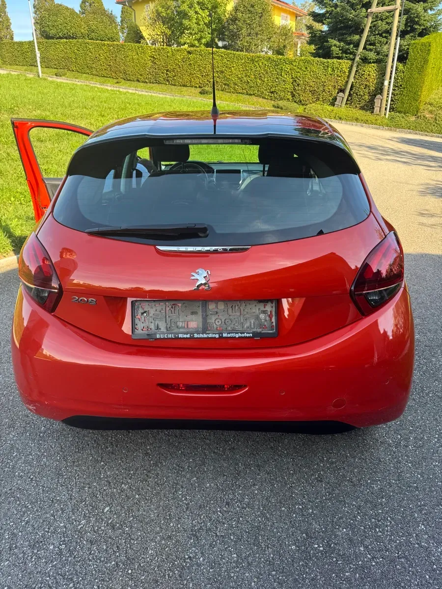 Peugeot 208 2018 photo 2