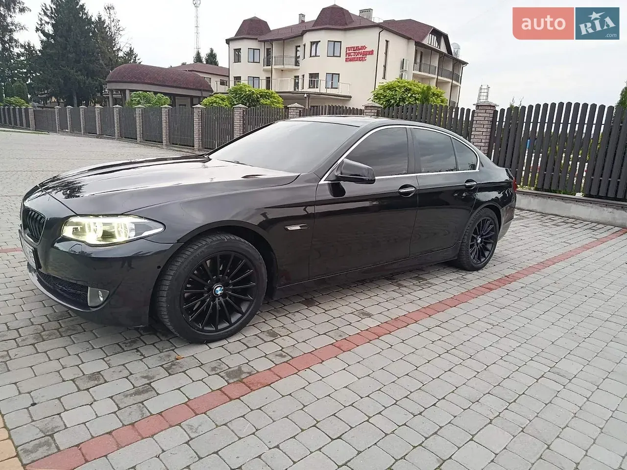 BMW 5 Series 2010 photo 5