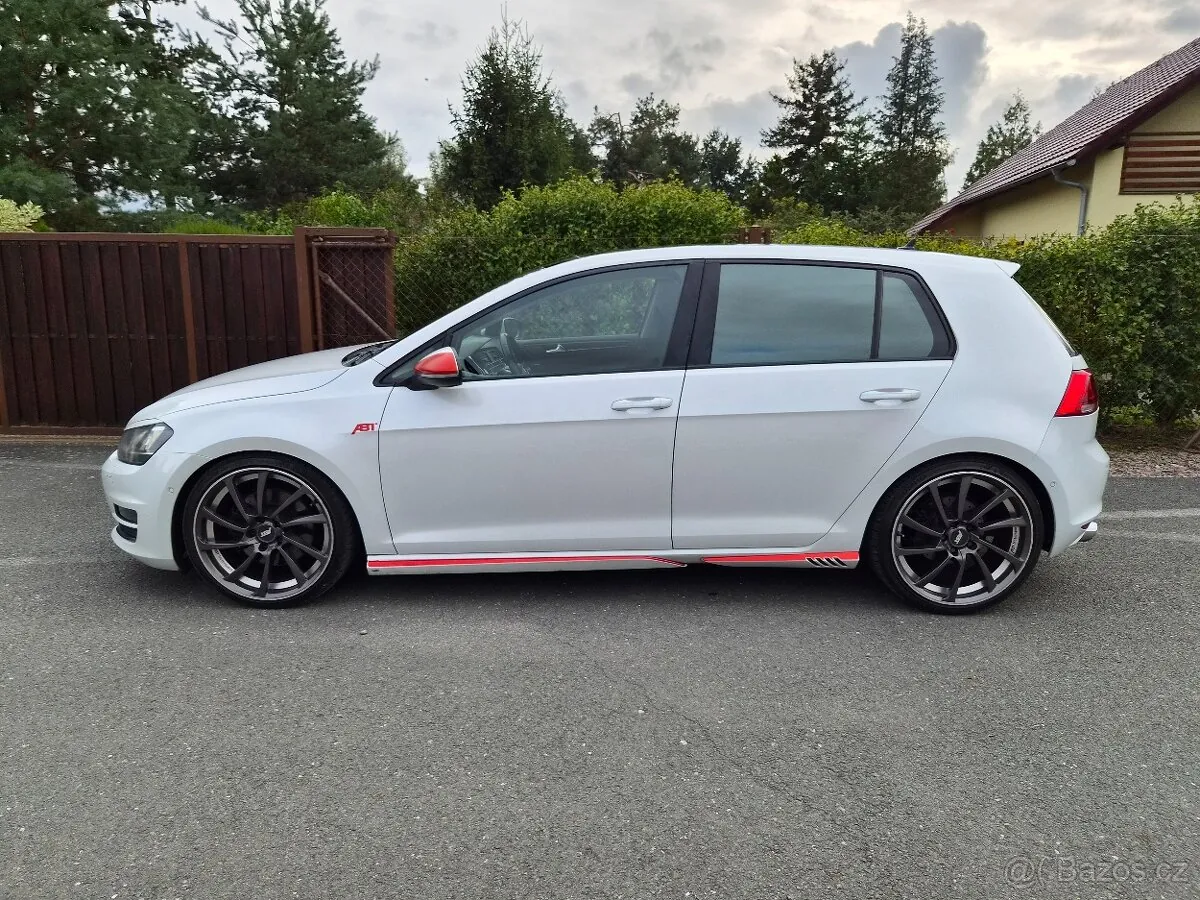 Volkswagen Golf 2013 photo 2