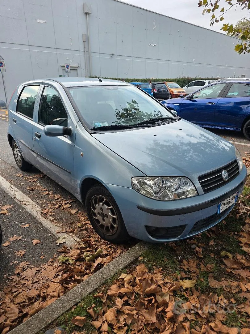 Fiat Punto 2004 photo 2