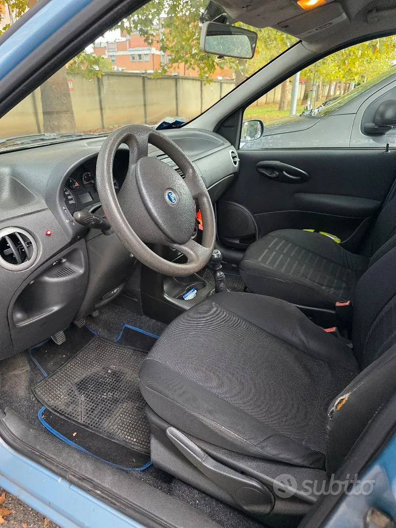 Fiat Punto 2004 photo 4