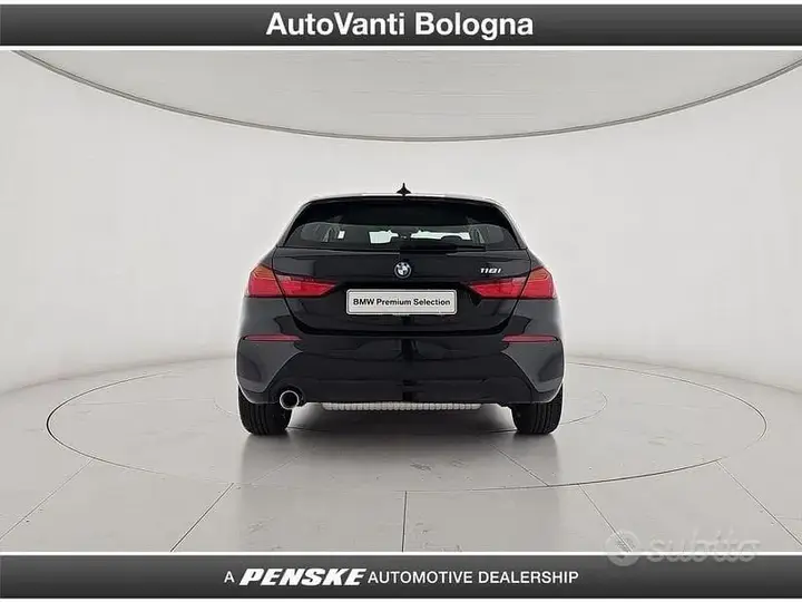 BMW 1 Series 2023 photo 5