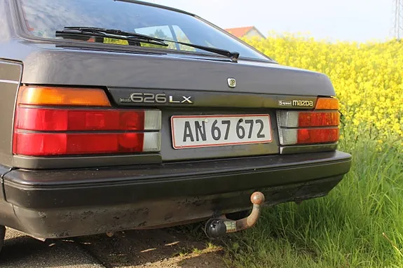 Mazda 626 1986 photo 2