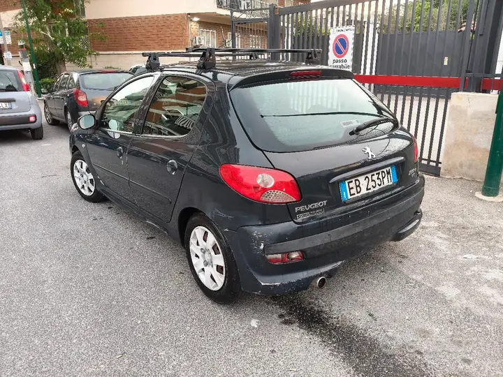 Peugeot 206 2010 photo 4