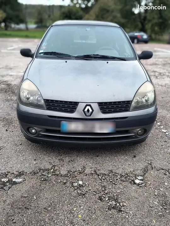 Renault Clio 2003 photo 2