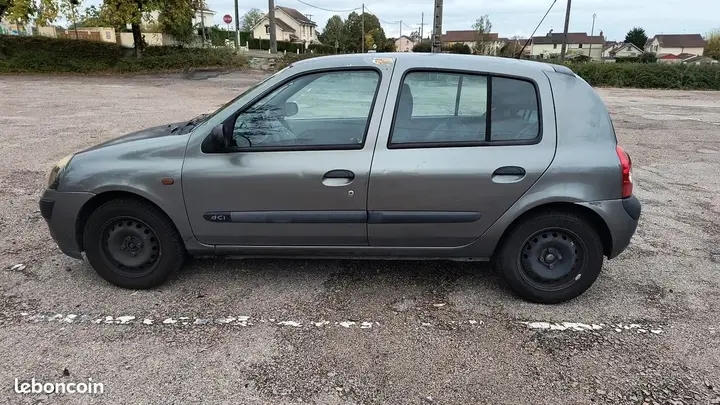 Renault Clio 2003 photo 3