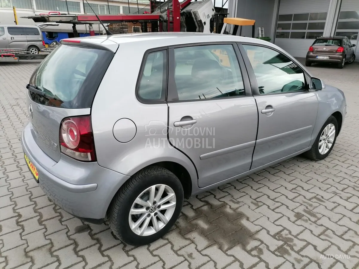 Volkswagen Polo 2009 photo 4